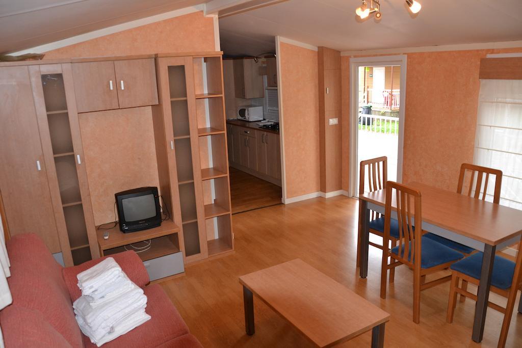 Camping Fuentes Blancas Burgo 部屋 写真