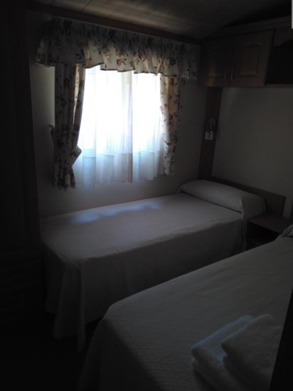 Camping Fuentes Blancas Burgo エクステリア 写真
